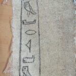 Practicant l’escriptura cuneïforme i els jeroglífics egipcis | Institut Antoni Ballester