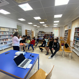 Visita a la Biblioteca Municipal | Institut Antoni Ballester