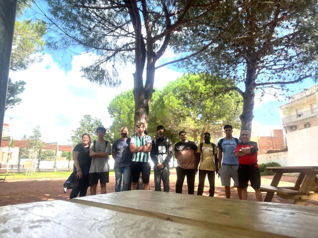 Sortida per conèixer les construccions de pedra seca a Mont-roig del Camp | Institut Antoni Ballester